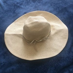 NWT Banana Republic Beach Hat
